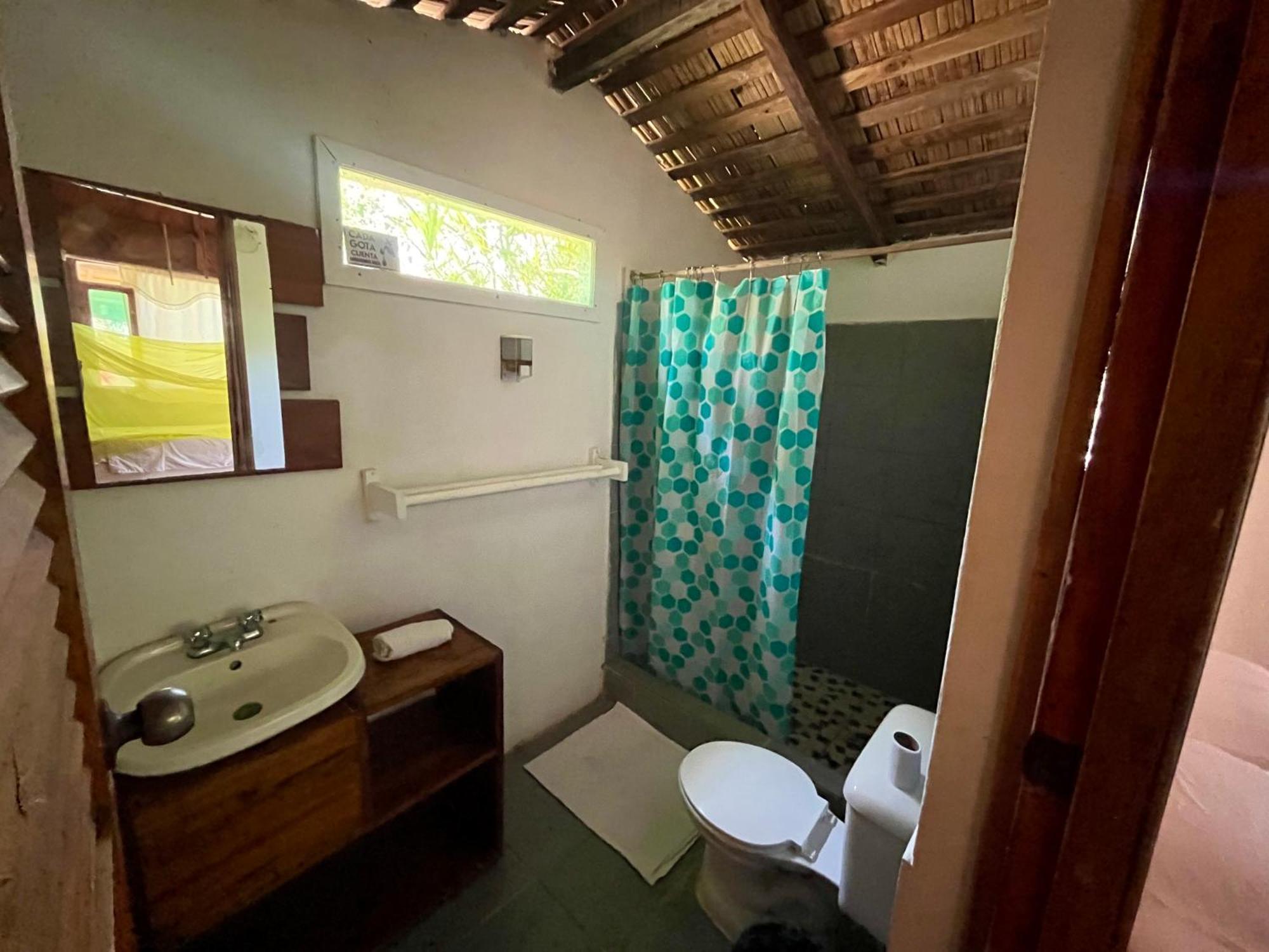 Kamala Surf & Backpacker Hostel Montañita Værelse billede